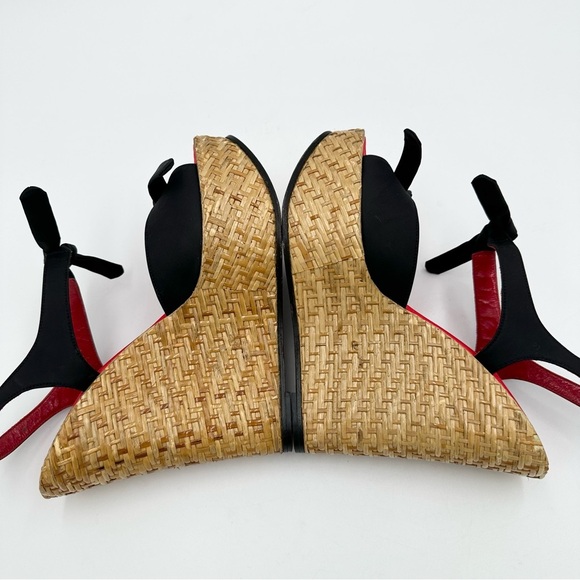 Dolce & Gabbana Bow Woven Straw Wedges - Picture 4 of 10